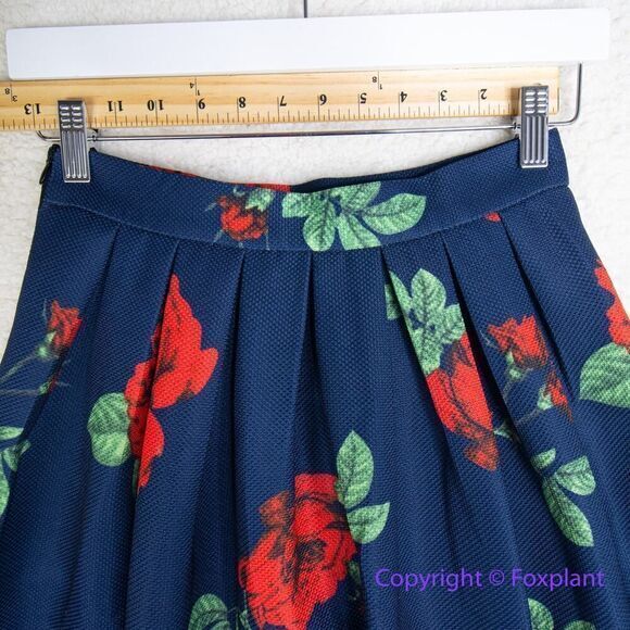 Vintage floral‎ print fit and flare skirt, size XS - Picture 2 of 15